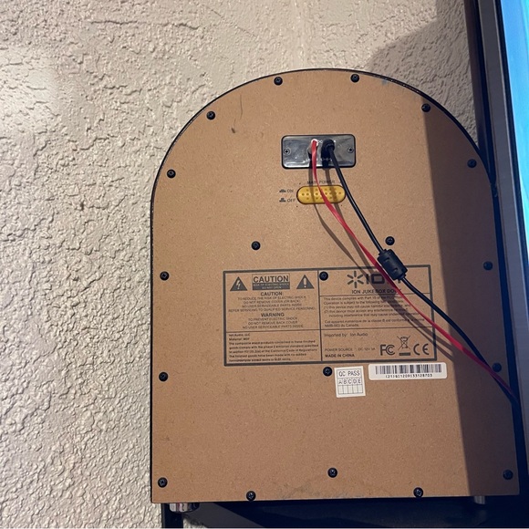 ❌SOLD ON ♏️ERCARI - Ion light up color changing jukebox speaker - Picture 4 of 5